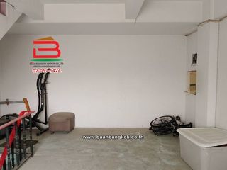 For sale 4 bedrooms retail Space in Sai Mai, Bangkok
