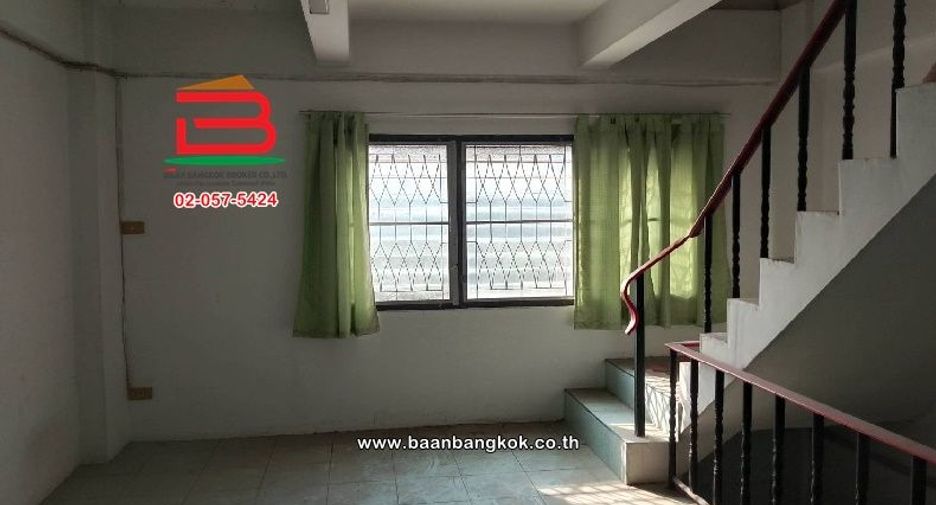 For sale 4 bedrooms retail Space in Sai Mai, Bangkok