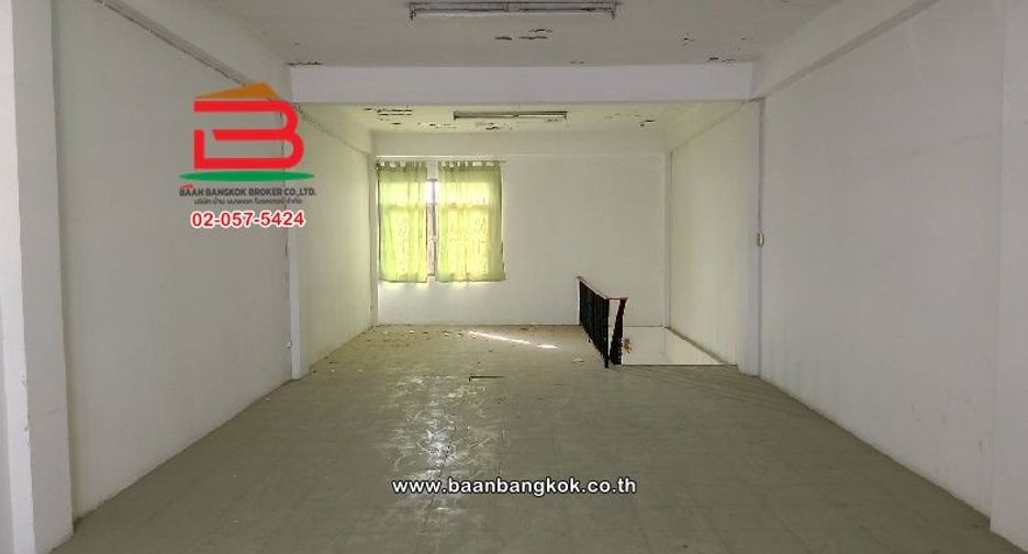 For sale 4 bedrooms retail Space in Sai Mai, Bangkok