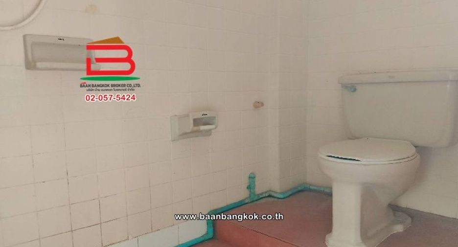 For sale 4 bedrooms retail Space in Sai Mai, Bangkok