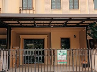 For sale 4 ベッドルーム townhouse in Saphan Sung, Bangkok