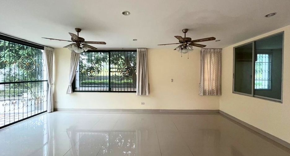 Casa en venta de 3 habitaciones en Bang Lamung, Chonburi