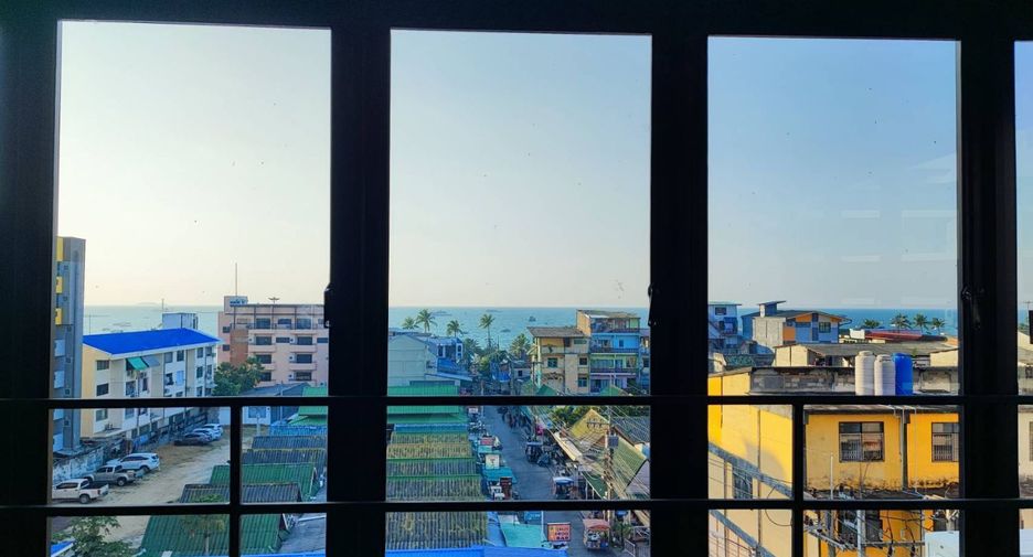 For rent そして for sale 12 ベッドルーム townhouse in Bang Lamung, Chonburi