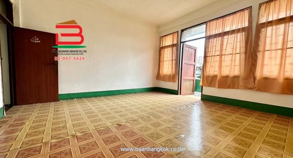 For rent and for sale 4 bedrooms retail Space in Dusit, Bangkok