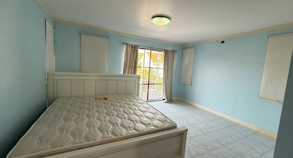 For sale 3 bedrooms townhouse in Si Racha, Chonburi