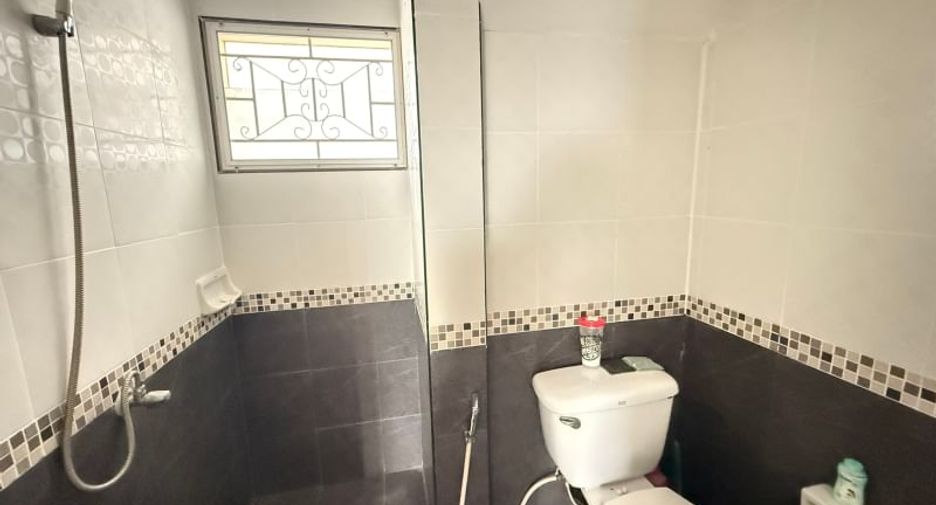 For sale 3 bedrooms townhouse in Si Racha, Chonburi