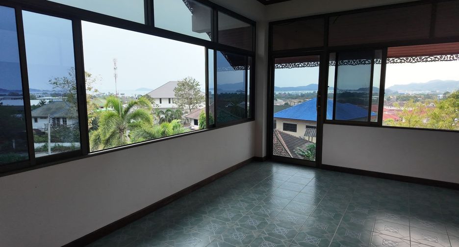 Casa en venta de 4 habitaciones en Sattahip, Chonburi