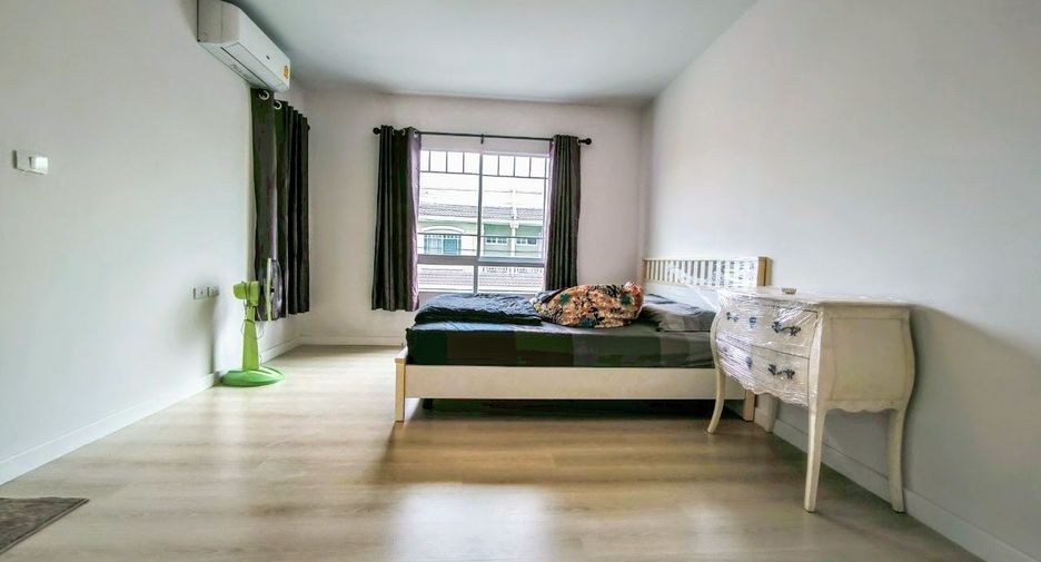 For rent 2 bedrooms townhouse in Bang Phli, Samut Prakan