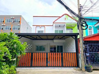 For sale 4 bed townhouse in Lat Krabang, Bangkok