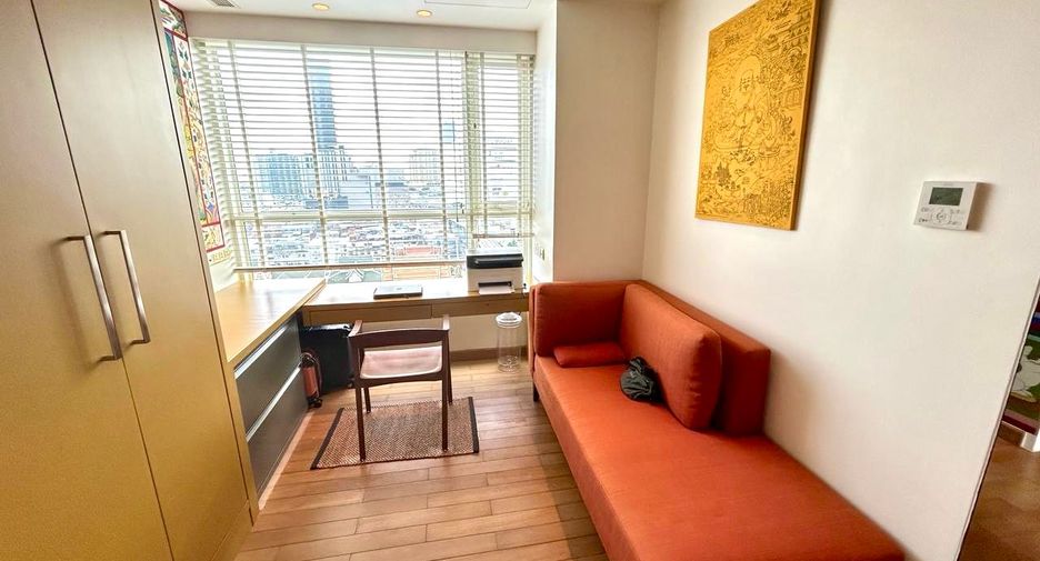 For sale 2 bedrooms condo in Khlong San, Bangkok