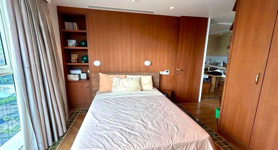 For sale 2 bedrooms condo in Khlong San, Bangkok
