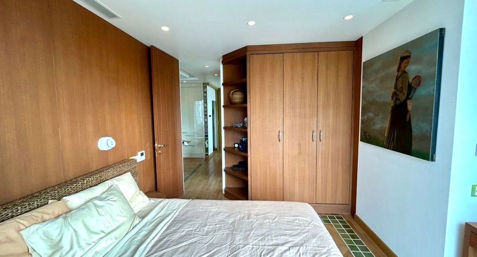 For sale 2 bedrooms condo in Khlong San, Bangkok