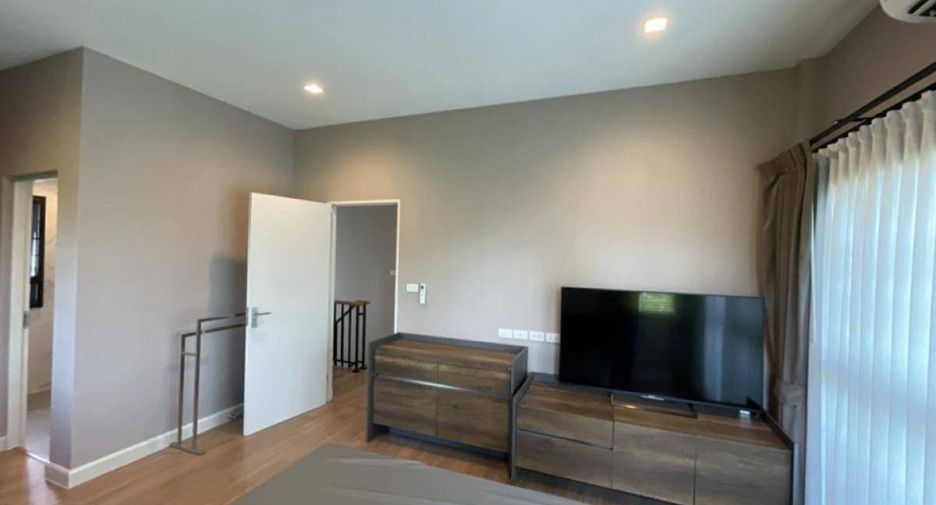 For sale 4 bed house in Mueang Nonthaburi, Nonthaburi