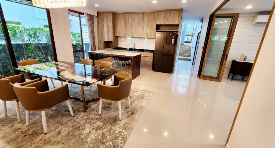 For rent and for sale 4 bedrooms house in Bang Kapi, Bangkok