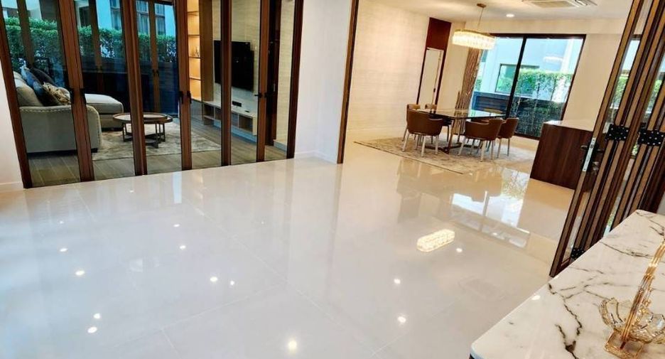 For rent and for sale 4 bedrooms house in Bang Kapi, Bangkok