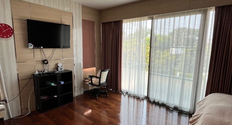 For sale 4 bedrooms house in Pak Kret, Nonthaburi