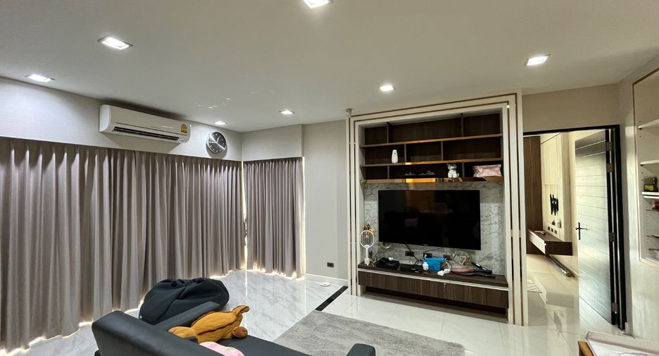 For sale 4 bedrooms house in Pak Kret, Nonthaburi
