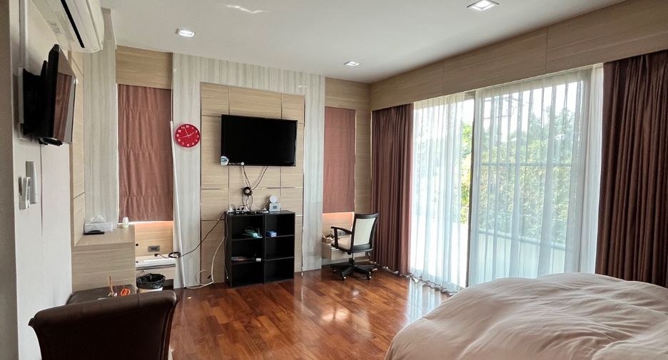 For sale 4 bedrooms house in Pak Kret, Nonthaburi