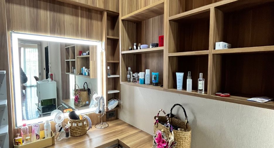 For sale 4 bedrooms house in Pak Kret, Nonthaburi