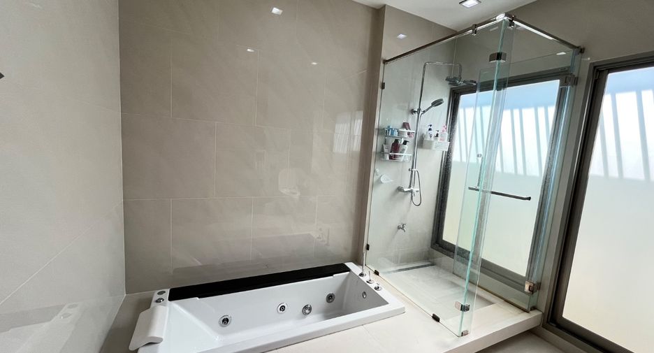 For sale 4 bedrooms house in Pak Kret, Nonthaburi