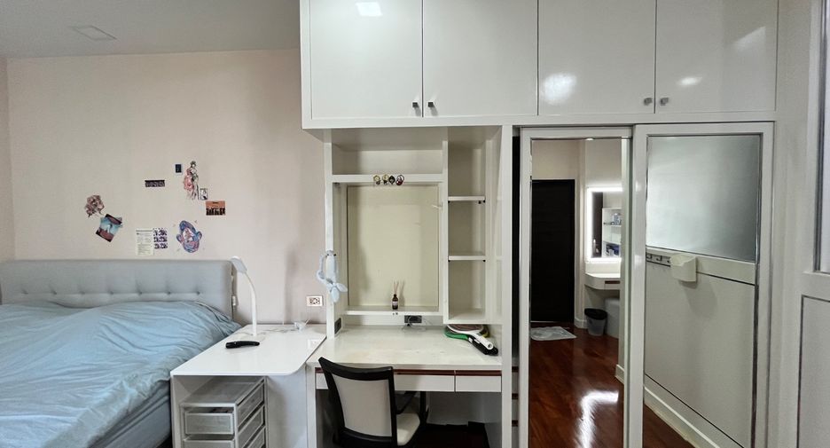 For sale 4 bedrooms house in Pak Kret, Nonthaburi