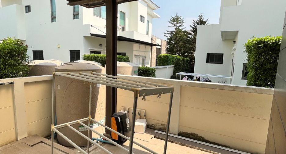 For sale 4 bedrooms house in Pak Kret, Nonthaburi