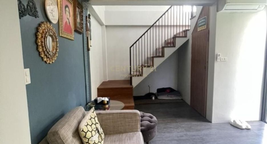 Casa en venta de 1 habitaciones en Yan Nawa, Bangkok