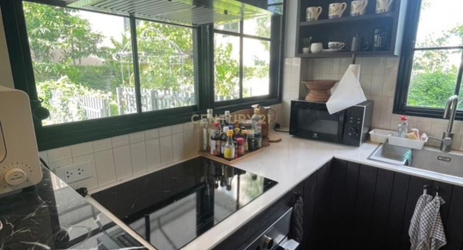 Casa en venta de 1 habitaciones en Yan Nawa, Bangkok