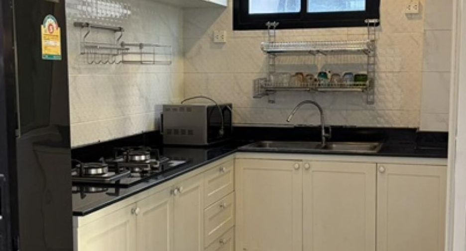 For rent 4 bedrooms townhouse in Bang Phli, Samut Prakan
