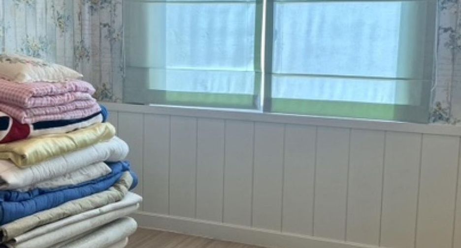 For rent 4 bedrooms townhouse in Bang Phli, Samut Prakan