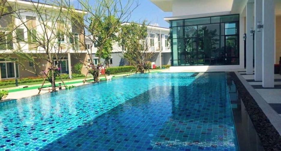 For rent 4 bedrooms townhouse in Bang Phli, Samut Prakan