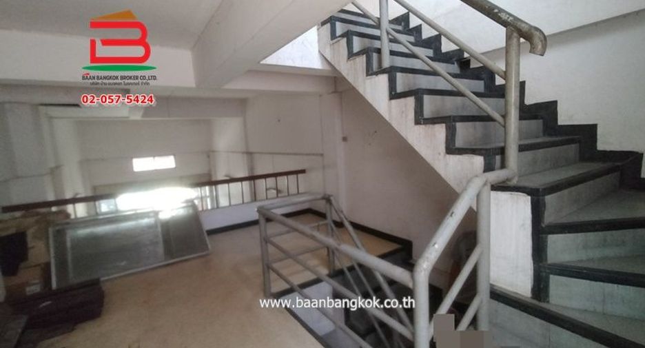 Local comercial en venta de 2 habitaciones en Sai Mai, Bangkok