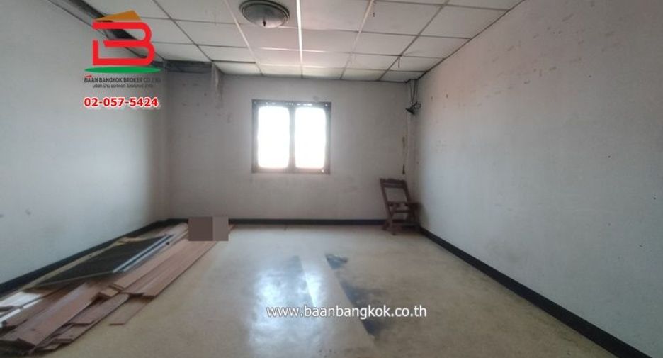 Local comercial en venta de 2 habitaciones en Sai Mai, Bangkok