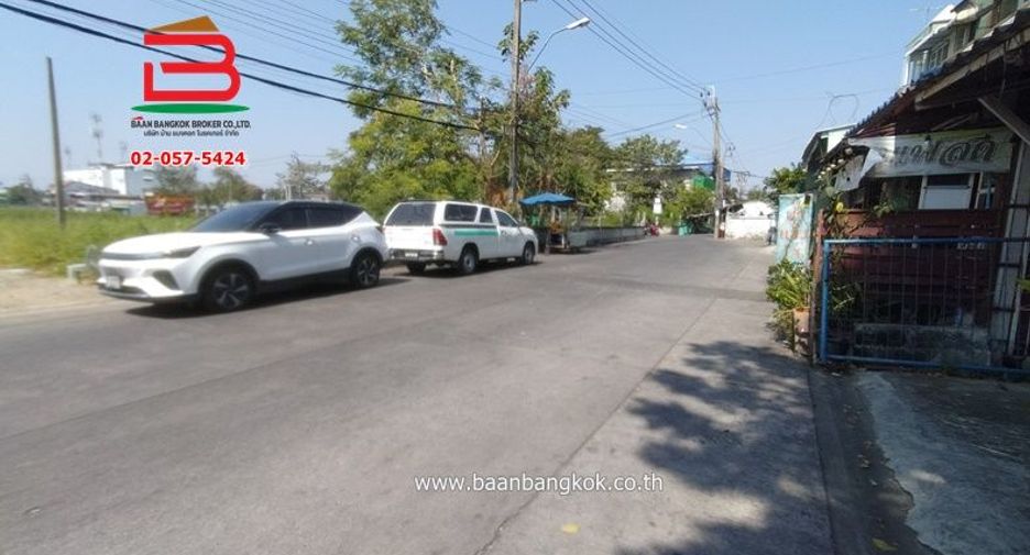 Local comercial en venta de 2 habitaciones en Sai Mai, Bangkok
