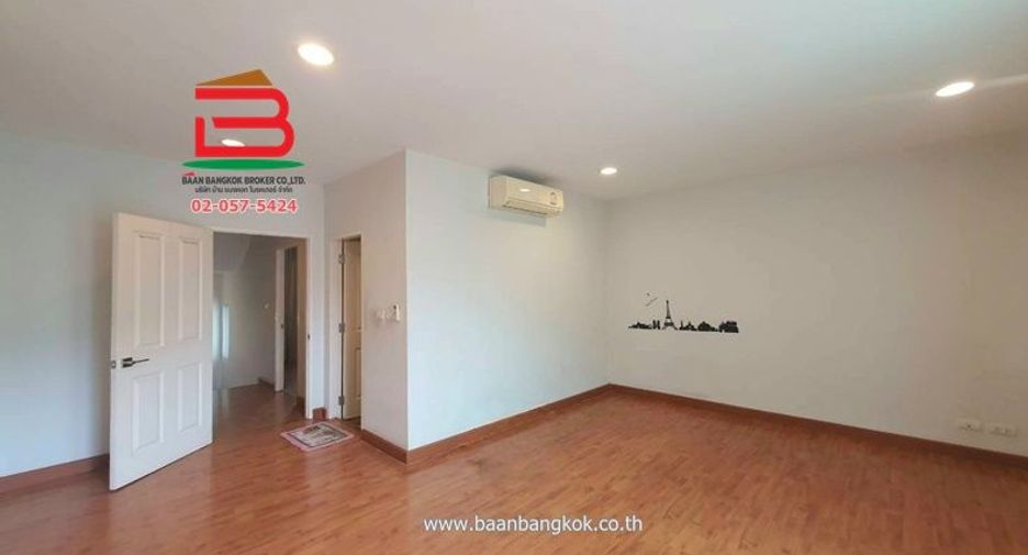 Reihenhaus zum Kauf mit 3 Zimmer in Sai Mai, Bangkok