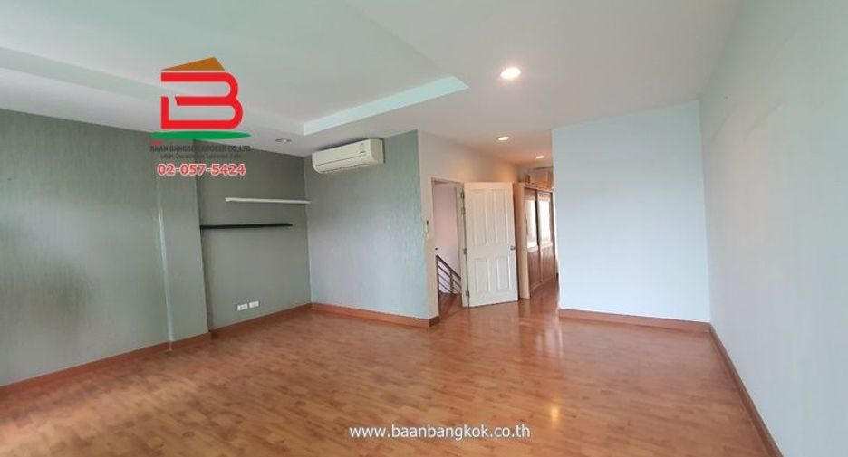 Reihenhaus zum Kauf mit 3 Zimmer in Sai Mai, Bangkok
