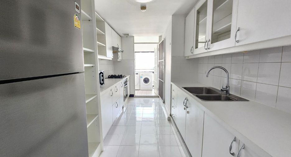 For rent 3 bedrooms apartment in Pathum Wan, Bangkok