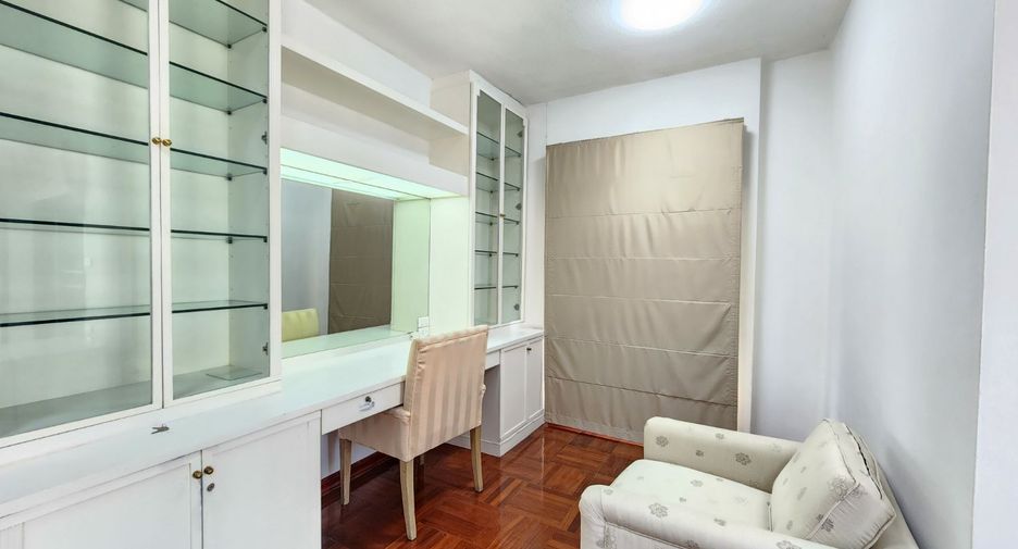 Apartamento en alquiler de 3 habitaciones en Pathum Wan, Bangkok