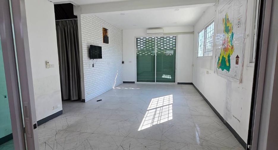 For sale 3 bedrooms retail Space in Mae Rim, Chiang Mai