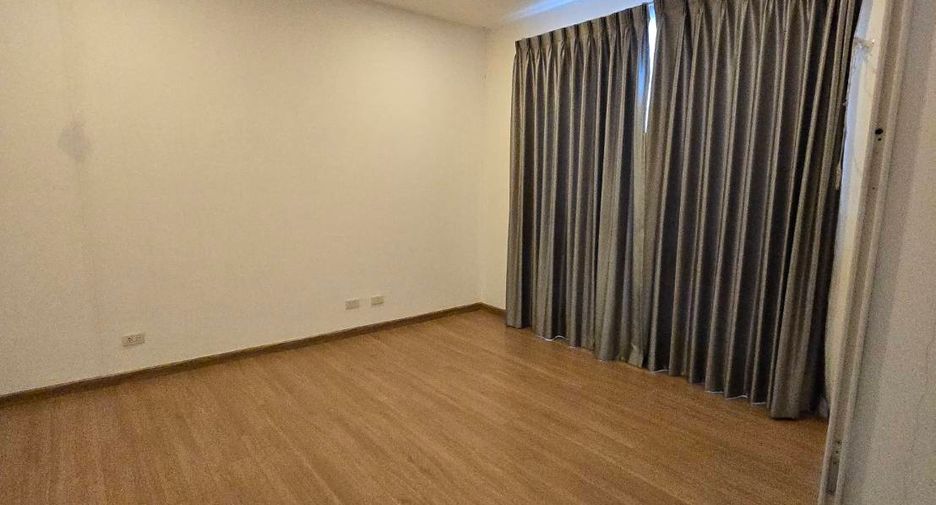 For sale 3 bedrooms retail Space in Mae Rim, Chiang Mai