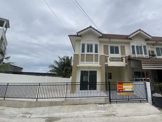 For sale 5 bedrooms townhouse in Bang Khun Thian, Bangkok