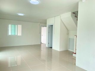 For sale 5 bedrooms townhouse in Bang Khun Thian, Bangkok