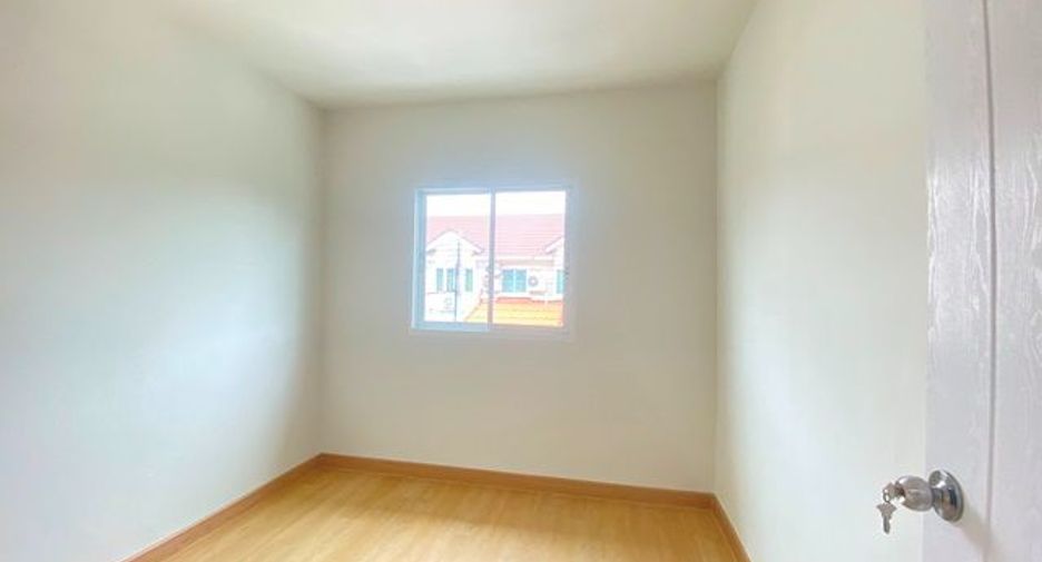 For sale 5 bedrooms townhouse in Bang Khun Thian, Bangkok