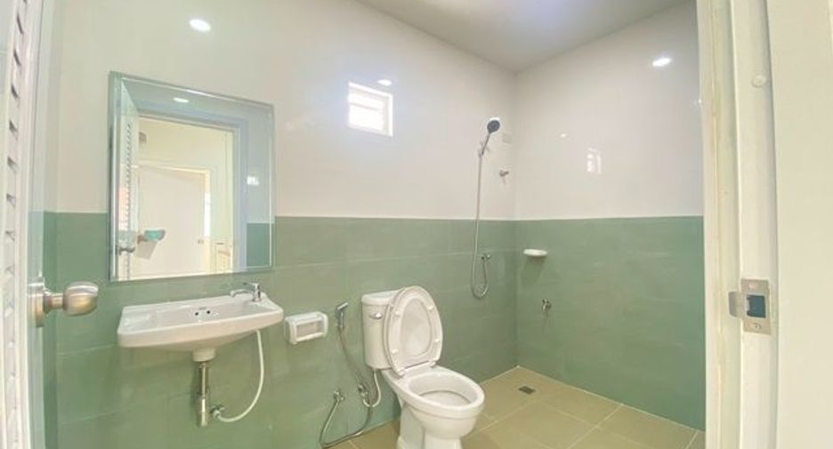 For sale 5 bedrooms townhouse in Bang Khun Thian, Bangkok