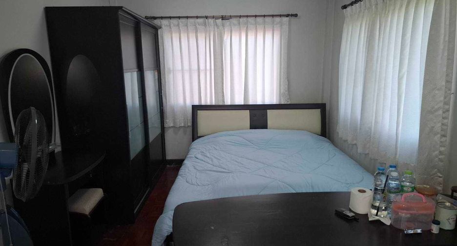 For sale 3 bedrooms house in Khlong Sam Wa, Bangkok