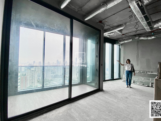 For sale 3 bed condo in Khlong Toei, Bangkok