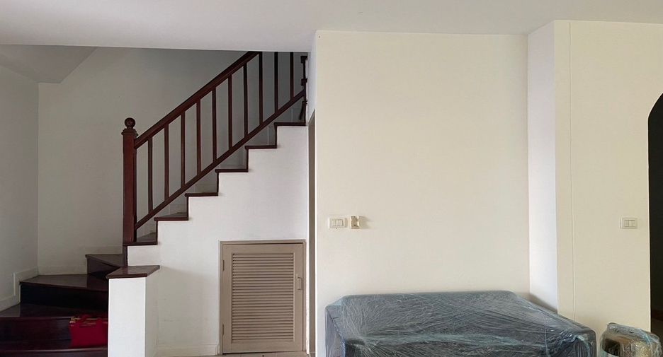 For rent and for sale 3 bedrooms townhouse in Mueang Pathum Thani, Pathum Thani