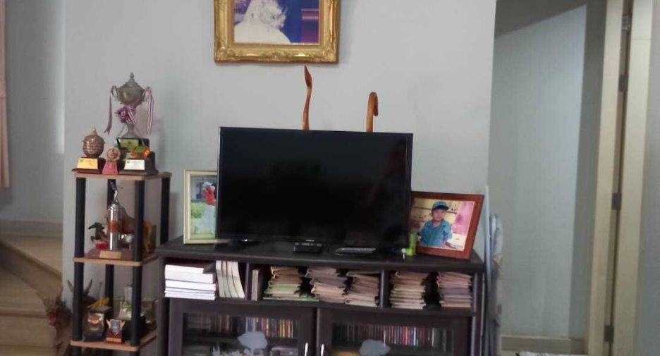 For sale 2 ベッドルーム townhouse in Khlong Sam Wa, Bangkok