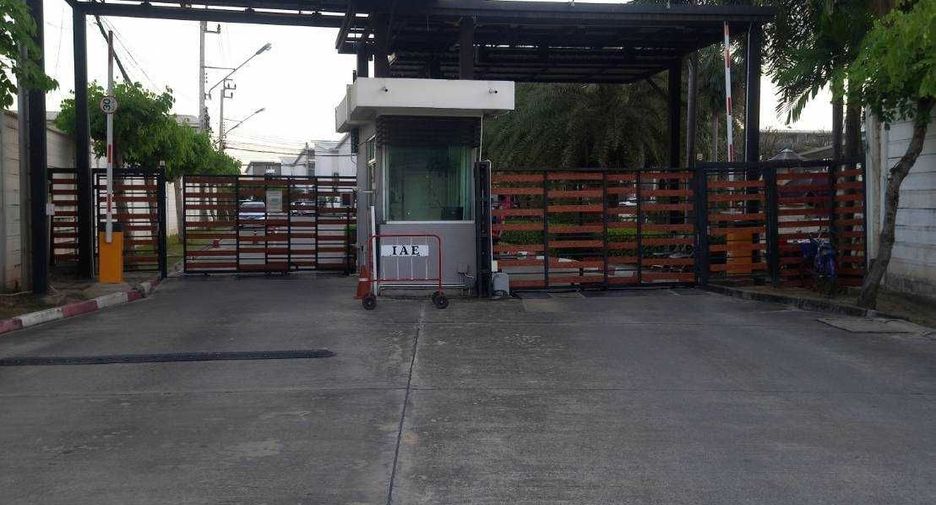 For sale 2 ベッドルーム townhouse in Khlong Sam Wa, Bangkok