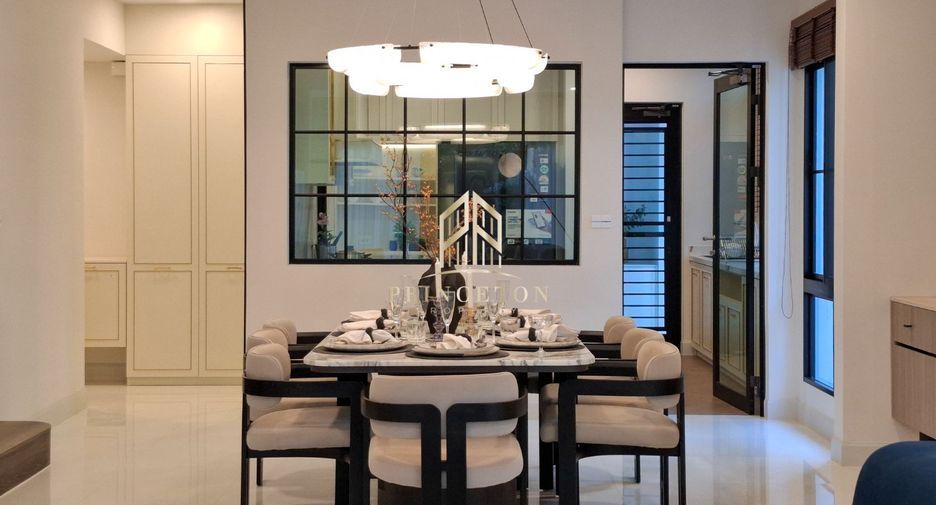 For rent and for sale 4 bedrooms house in Saphan Sung, Bangkok